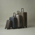 porównanie materiałów walizek